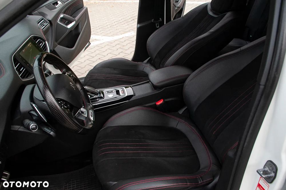 Peugeot 308 BlueHDi 180 EAT8 Stop & Start GT - 24