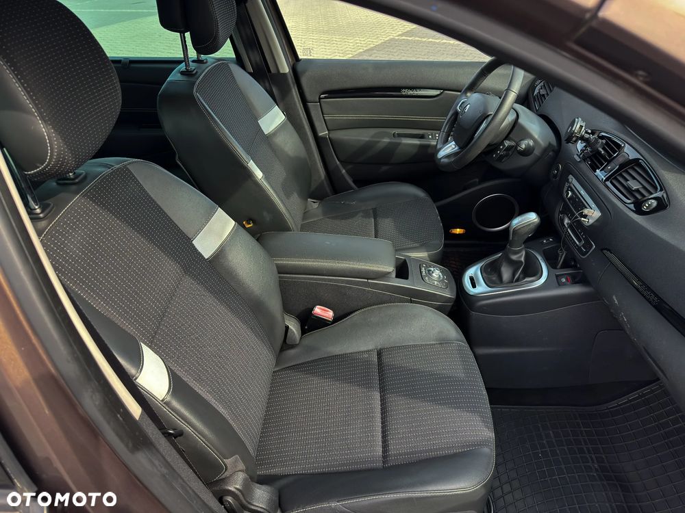 Renault Scenic 1.5dCi TomTom Edition EDC - 10