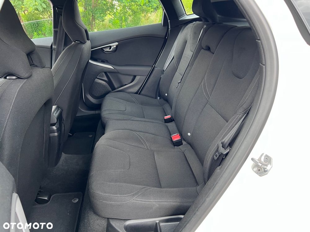 Volvo V40 D2 Kinetic - 26