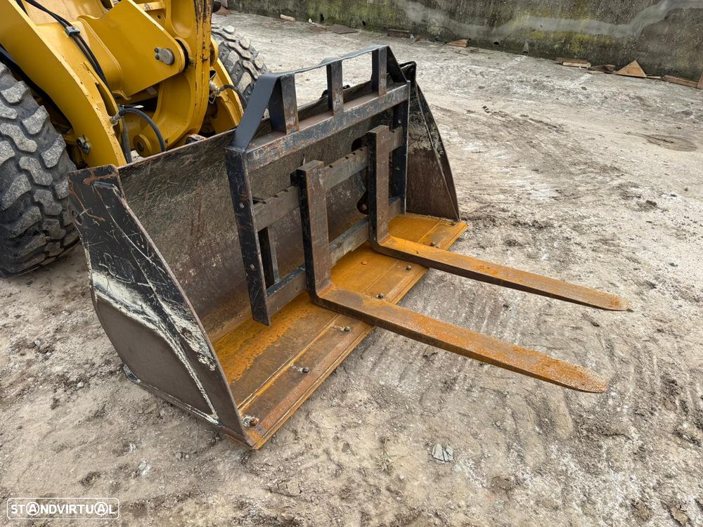 Caterpillar 906M - 9
