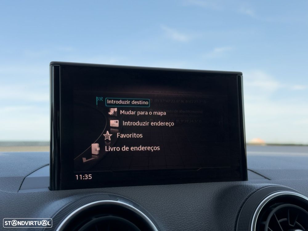 Audi Q2 30 TFSI Design - 36