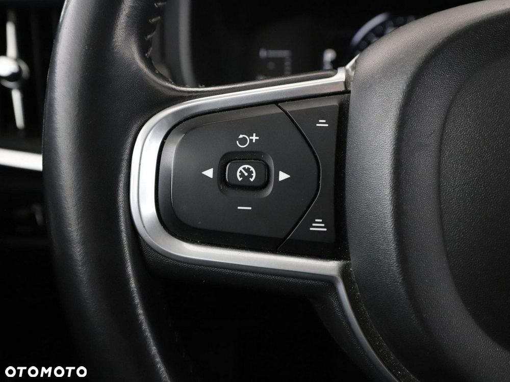 Volvo V90 D3 Momentum - 31