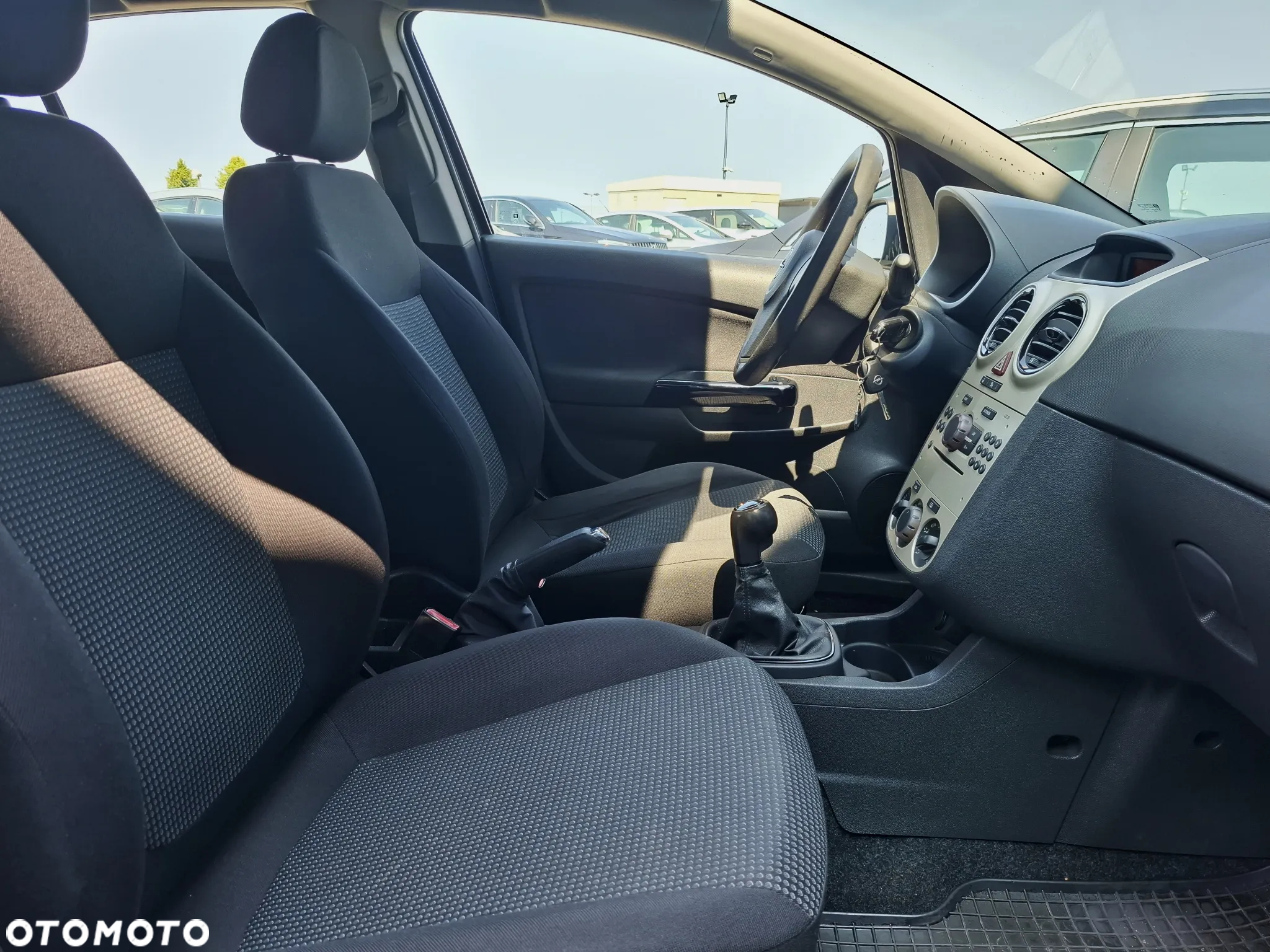 Opel Corsa 1.2 16V Essentia - 14
