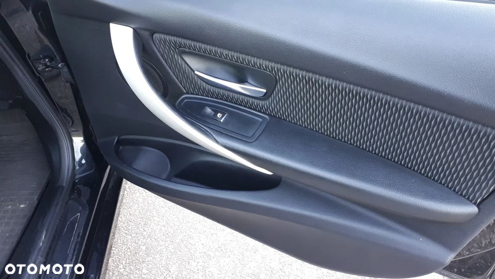 BMW Seria 3 320d - 9