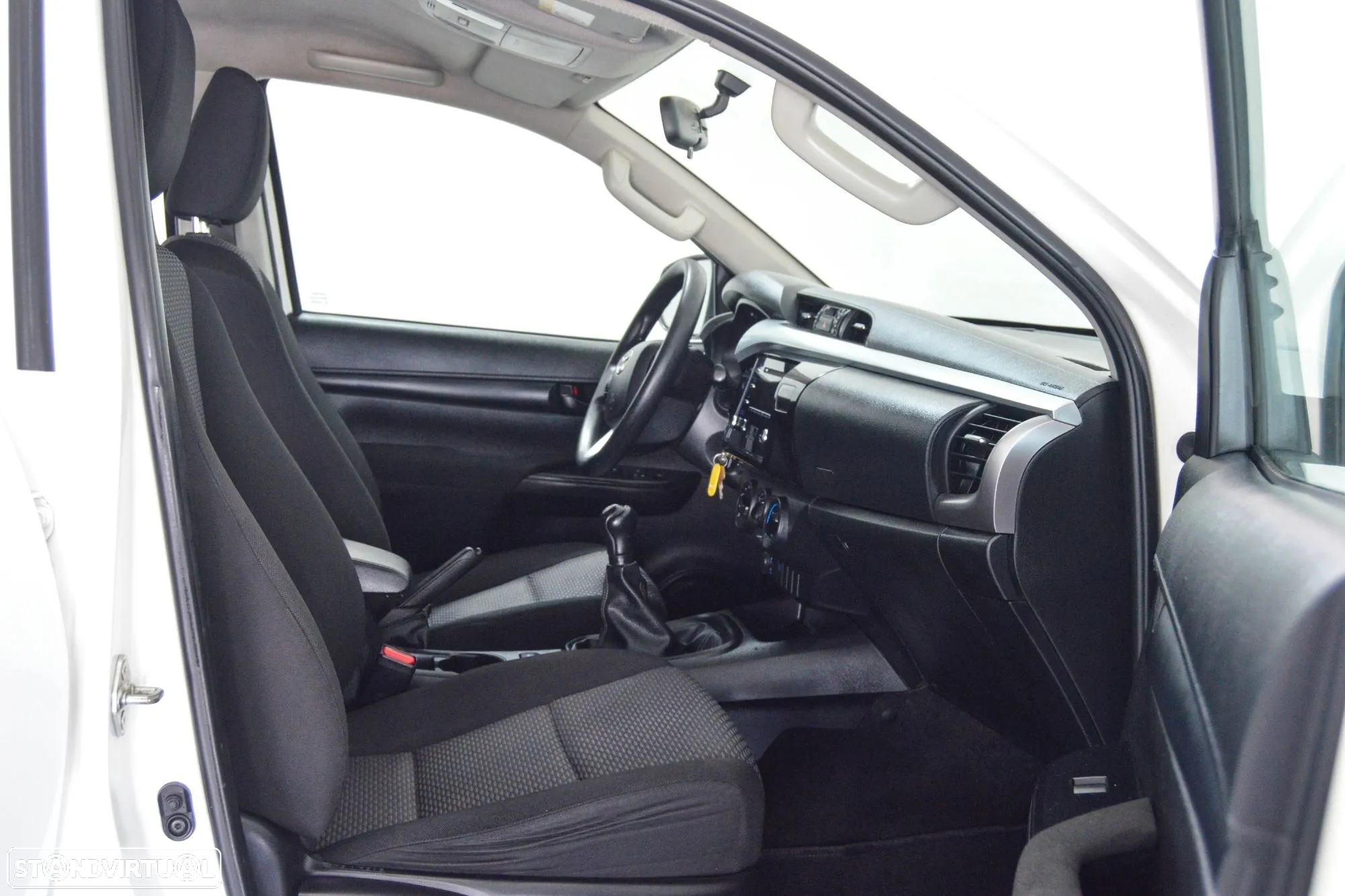 Toyota Hilux 2.4 D-4D 2WD CD CM - 27