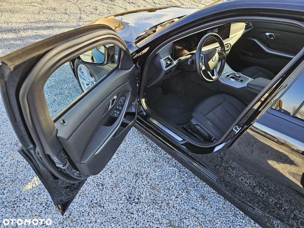 BMW Seria 3 318d Sport Line Shadow - 7