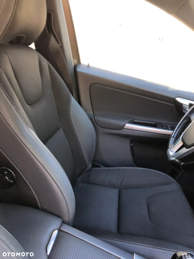 Volvo XC 60 D4 Drive-E Momentum - 19