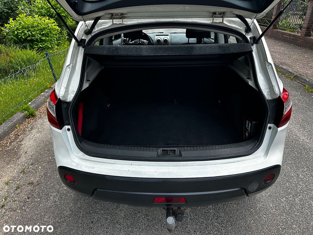 Nissan Qashqai 2.0 dCi DPF tekna - 10