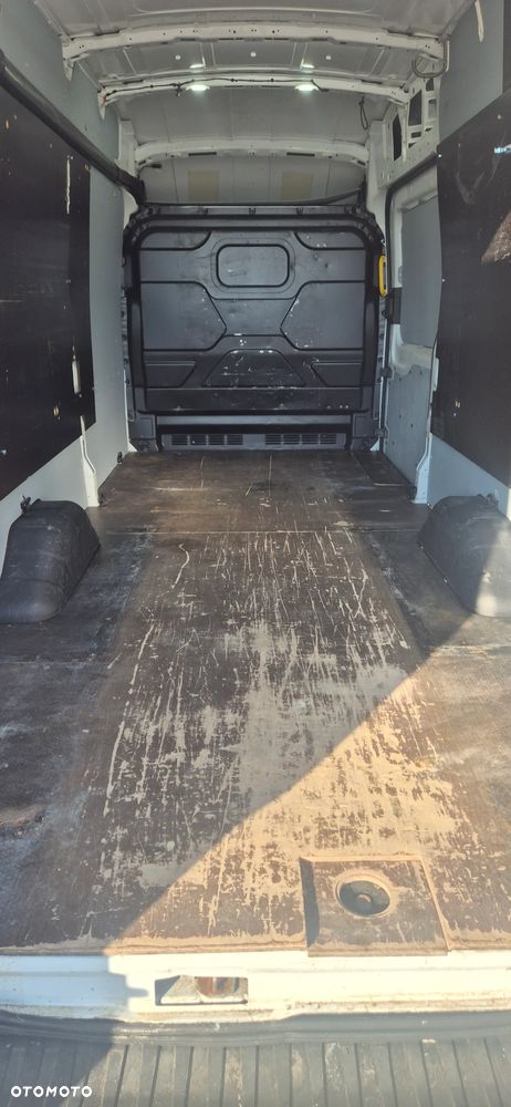 Ford Transit - 15