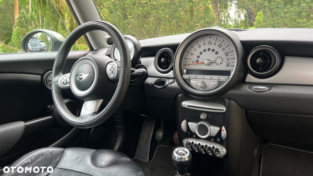 MINI Cooper Standard - 13