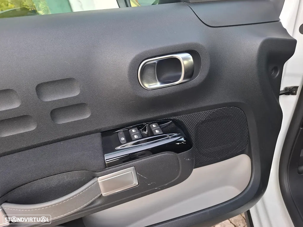 Citroën C3 1.2 PureTech Shine EAT6 - 23