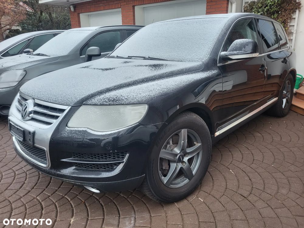 Volkswagen Touareg - 1