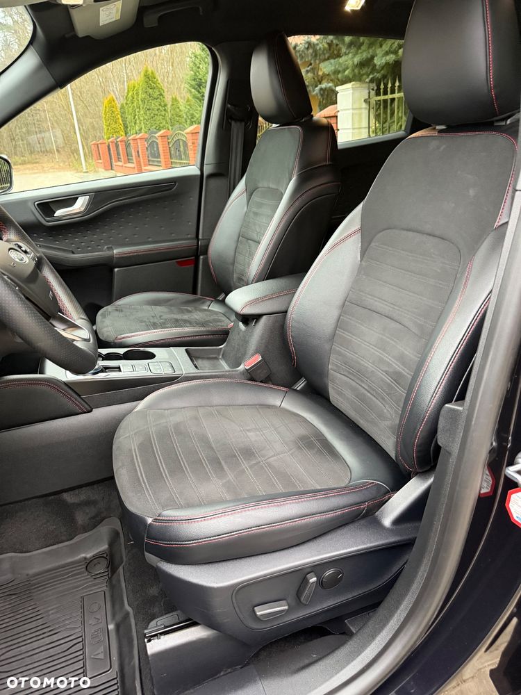 Ford Kuga 2.0 EcoBlue 4x4 ST-LINE X - 24