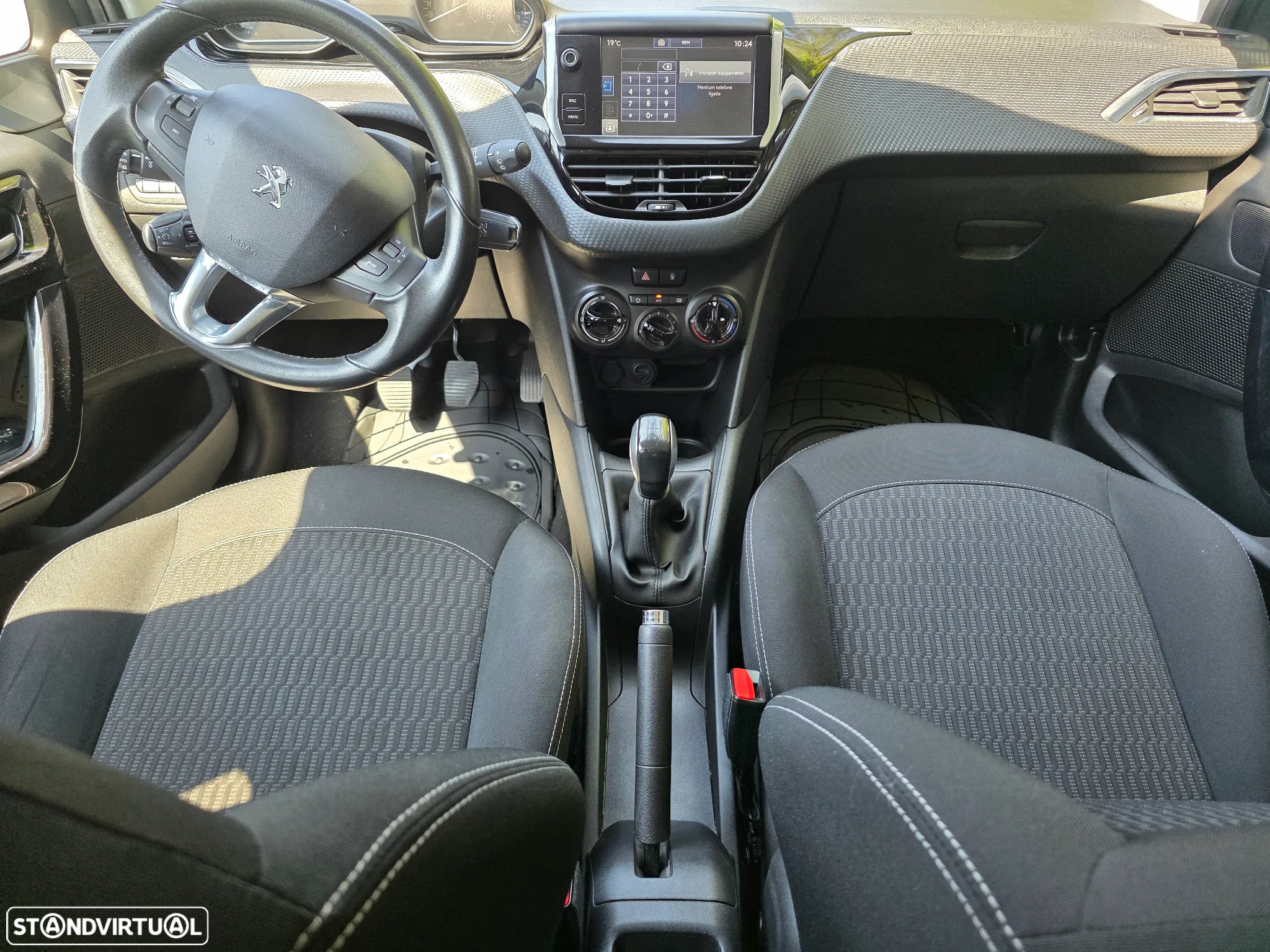 Peugeot 208 - 15