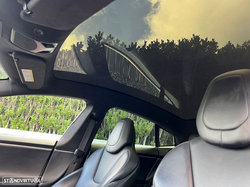 Tesla Model S Long Range AWD - 32