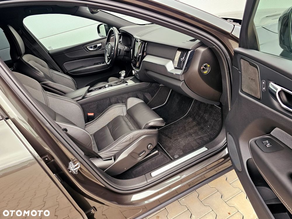 Volvo XC 60 D4 Geartronic RDesign - 30