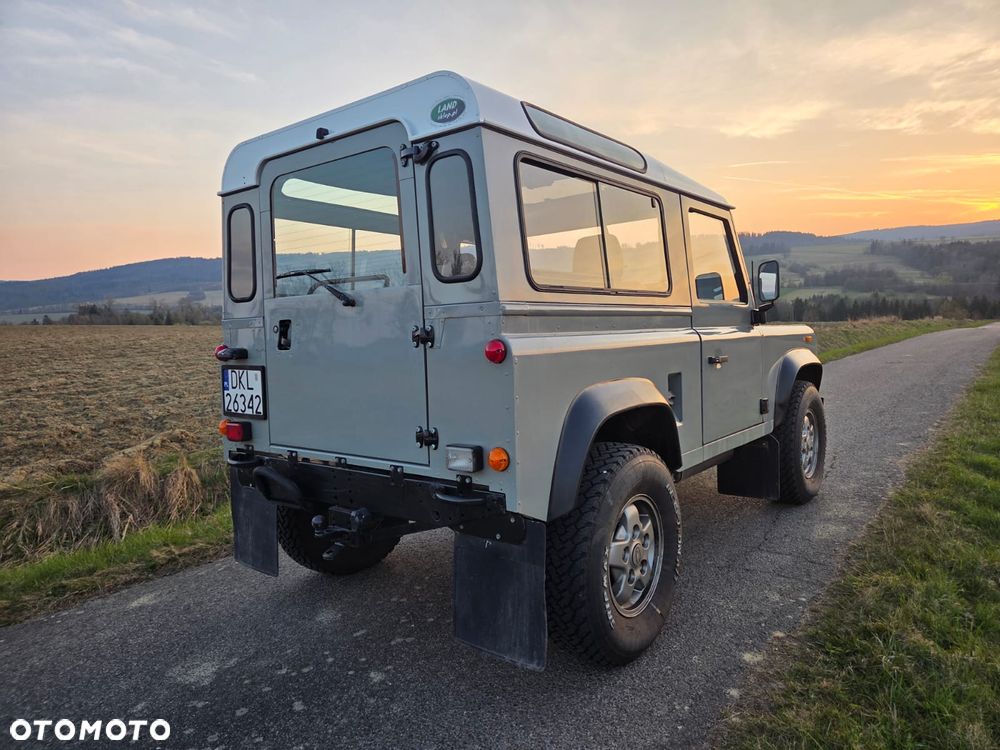 Land Rover Defender 2.5 TDI - 7