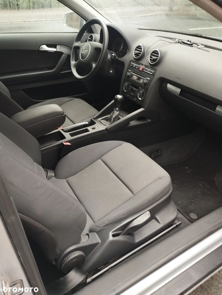 Audi A3 3-drzwiowe 1.6 Ambiente - 7