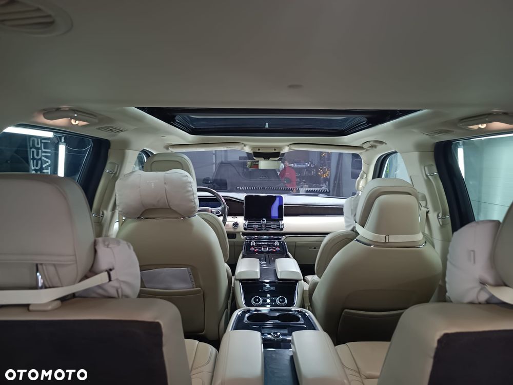 Lincoln Navigator - 19