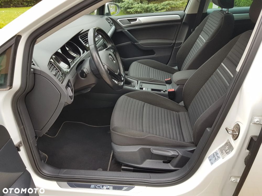 Volkswagen Golf - 15