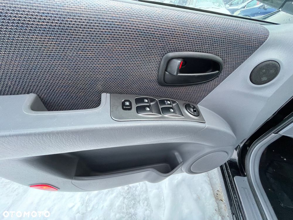 Hyundai Matrix 1.6 GLi - 12