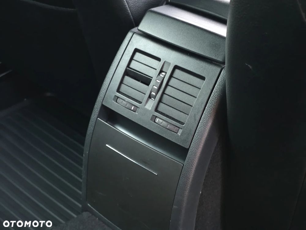 Skoda Octavia 2.0 TDI CR DPF RS - 26