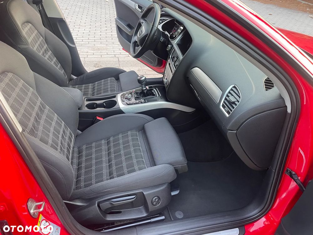Audi A4 Avant 2.0 TDI DPF Ambiente - 12