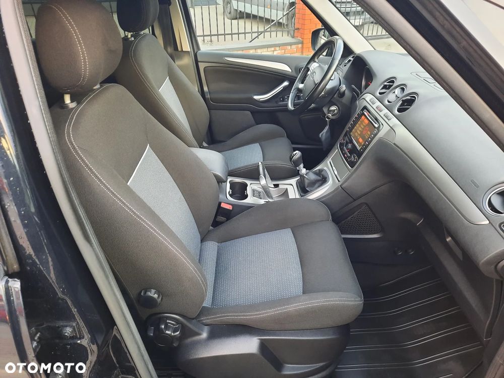 Ford S-Max 2.0 TDCi DPF Champions Edition - 13