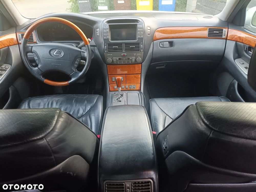 Lexus LS Prezydent - 8