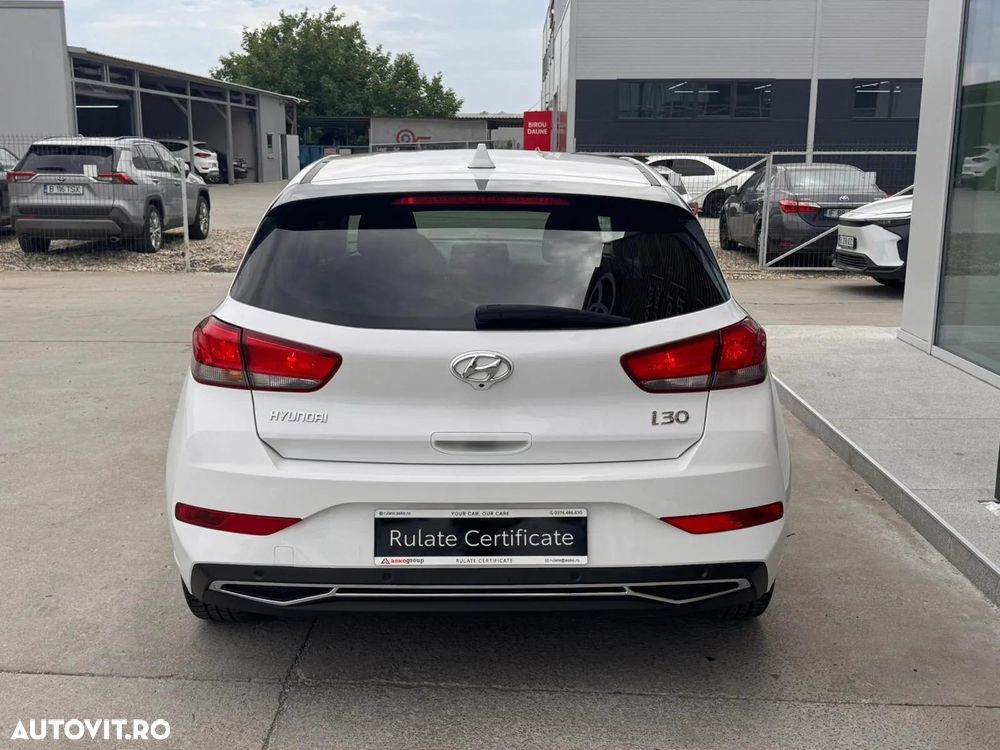 Hyundai i30 1.5 110CP M/T Highway - 13
