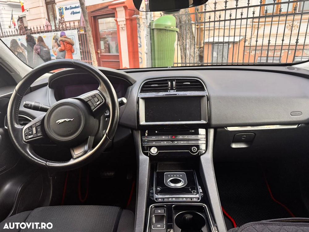 Jaguar F-Pace 20d Aut. Prestige - 4