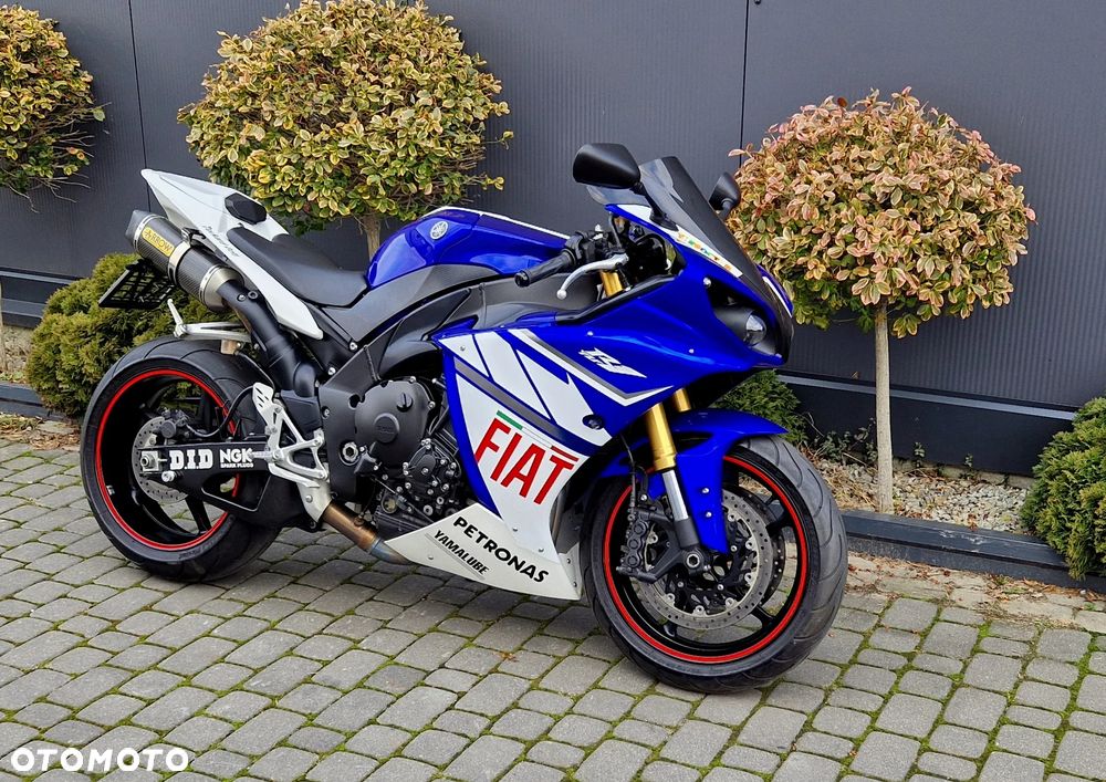 Yamaha R1 - 1