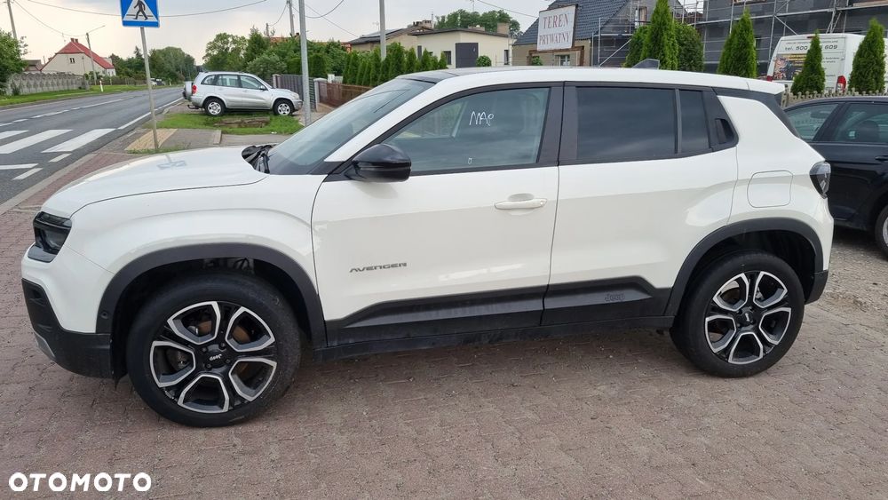 Jeep Avenger 1.2 GSE T3 Turbo-Benzin GDI Summit - 12