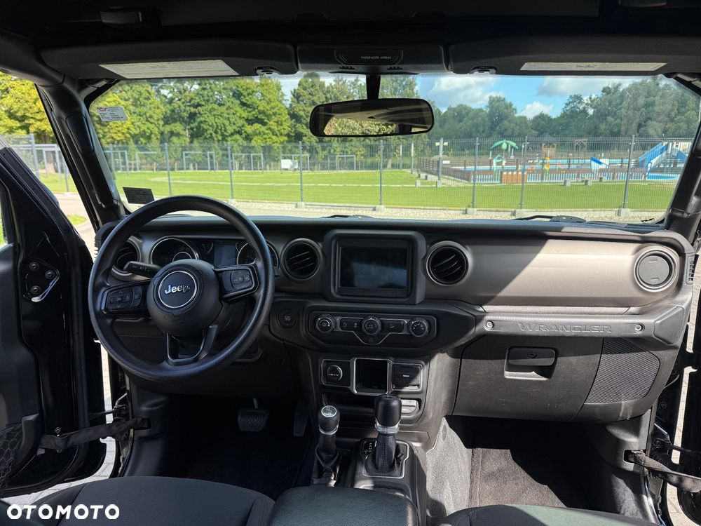 Jeep Wrangler - 16