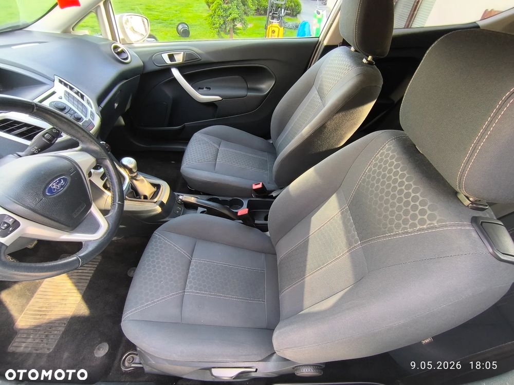 Ford Fiesta - 12