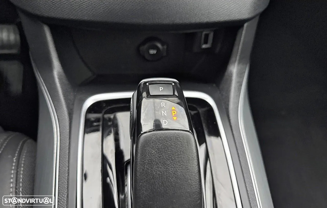 Peugeot 308 1.2 PureTech Allure EAT8 - 8