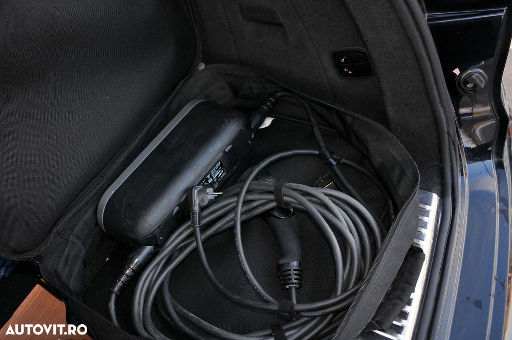 Porsche Cayenne Hybrid 3.0 L S E - 11