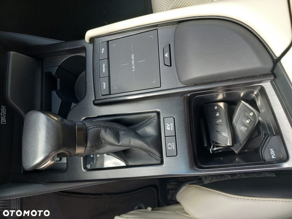 Lexus ES 300h Prestige - 21