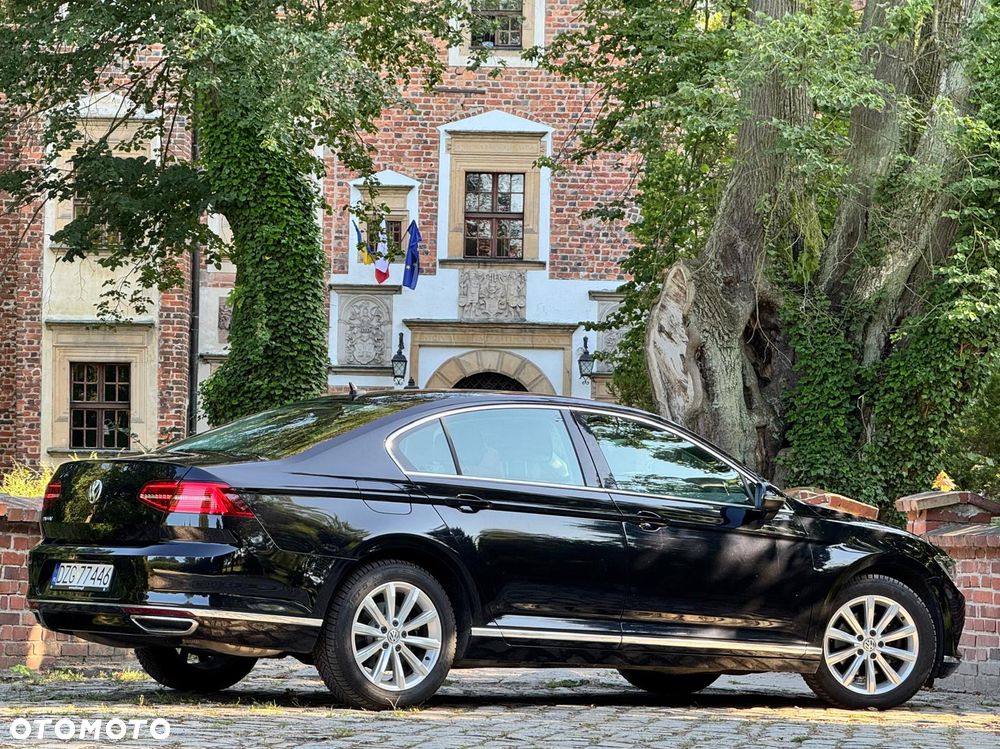 Volkswagen Passat - 10