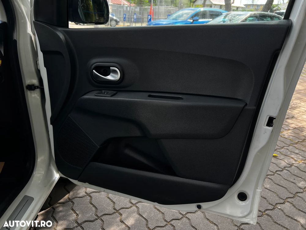 Dacia Lodgy 1.5 Blue dCi Laureate - 30