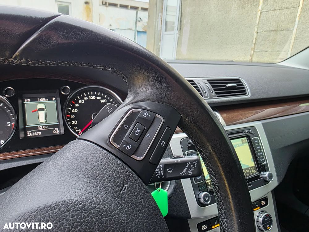 Volkswagen Passat Variant 2.0 TDI 4Motion DSG BlueMotion Tech Highline - 22