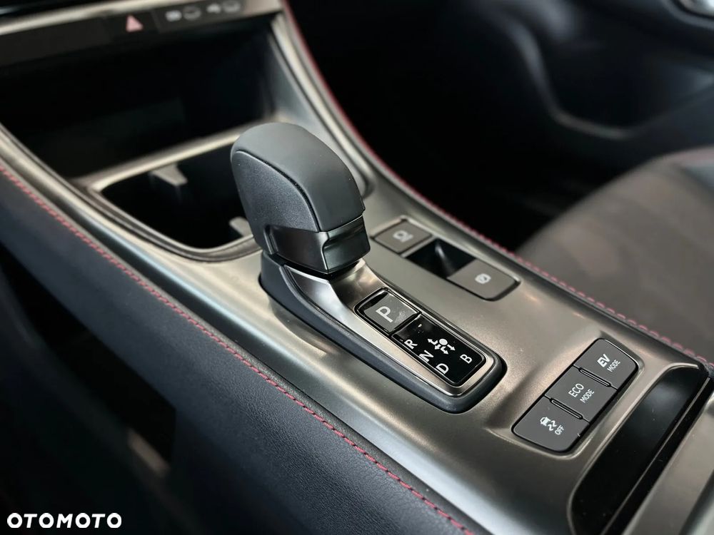 Lexus LBX 1.5 Hybrid - 4