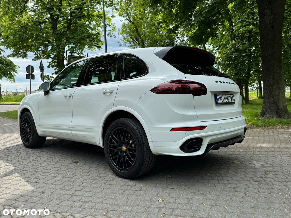 Porsche Cayenne Platinum Edition - 10