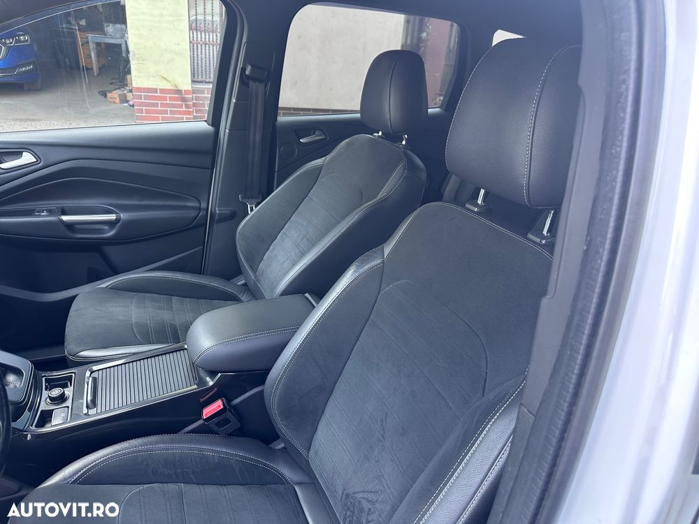 Ford Kuga 2.0 TDCi 4x4 Aut. ST-Line - 10