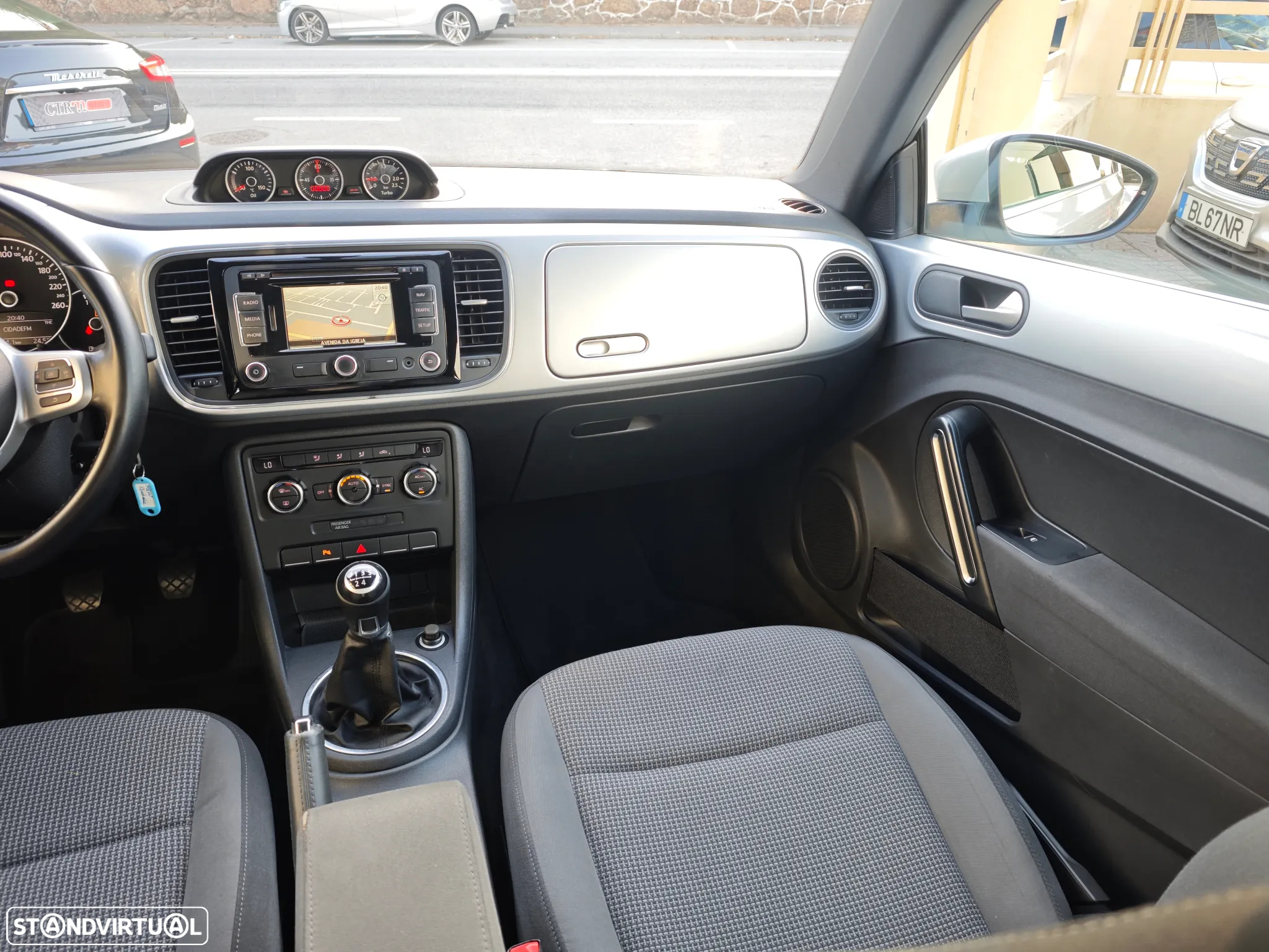 VW New Beetle 1.6 TDi Design - 24