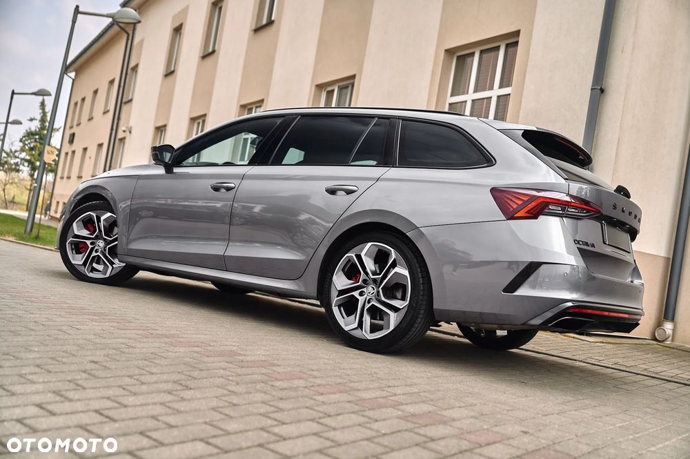 Skoda Octavia 2.0 TSI DSG RS Plus - 10