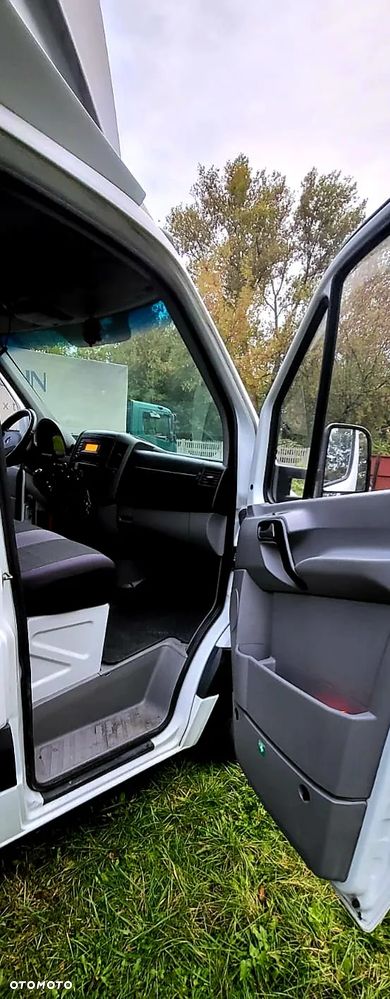 Mercedes-Benz Sprinter - 2