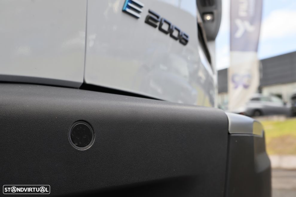 Peugeot e-2008 54 kWh Allure - 5