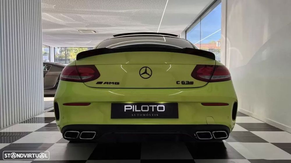 Mercedes-Benz C 63 AMG S - 12