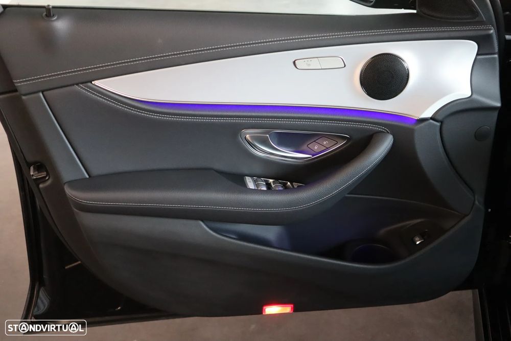 Mercedes-Benz E 300 de AMG Line - 16